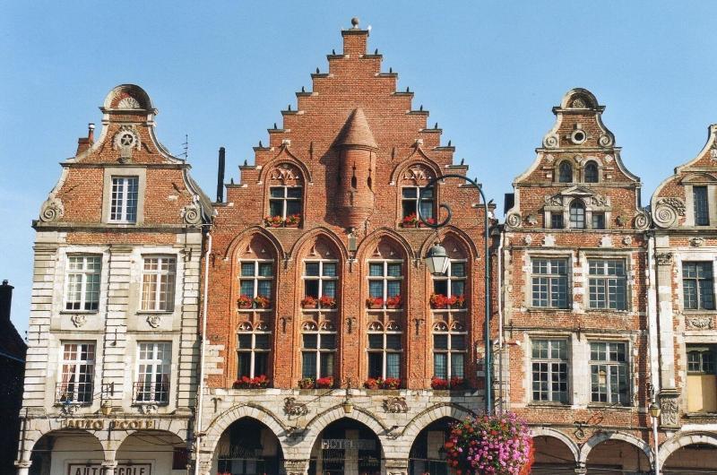 Hotel Les Trois Luppars Arras Exterior photo